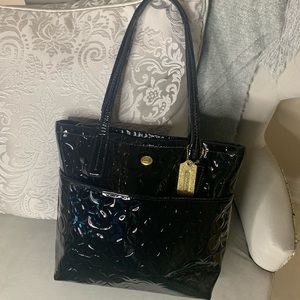 COACH leather purse (black )
